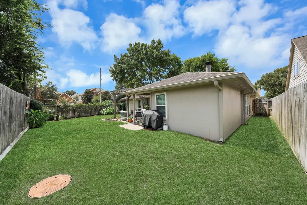 2102 Fountain Drive Sugar Land, TX 77478