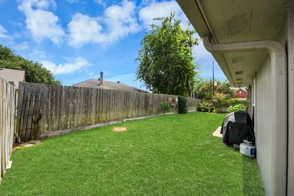 2102 Fountain Drive Sugar Land, TX 77478