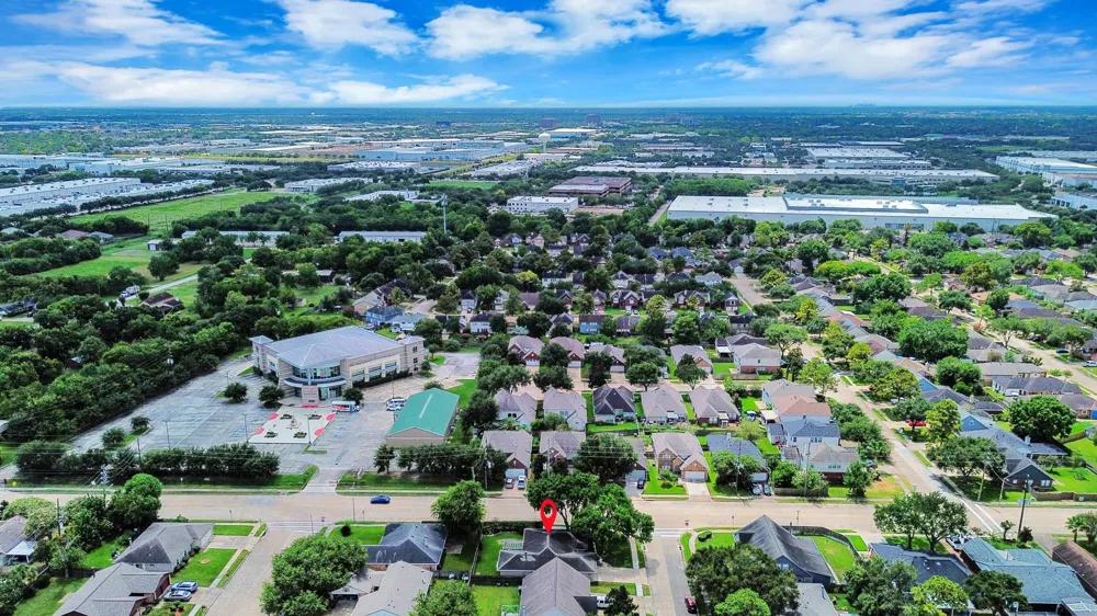 2102 Fountain Drive Sugar Land, TX 77478