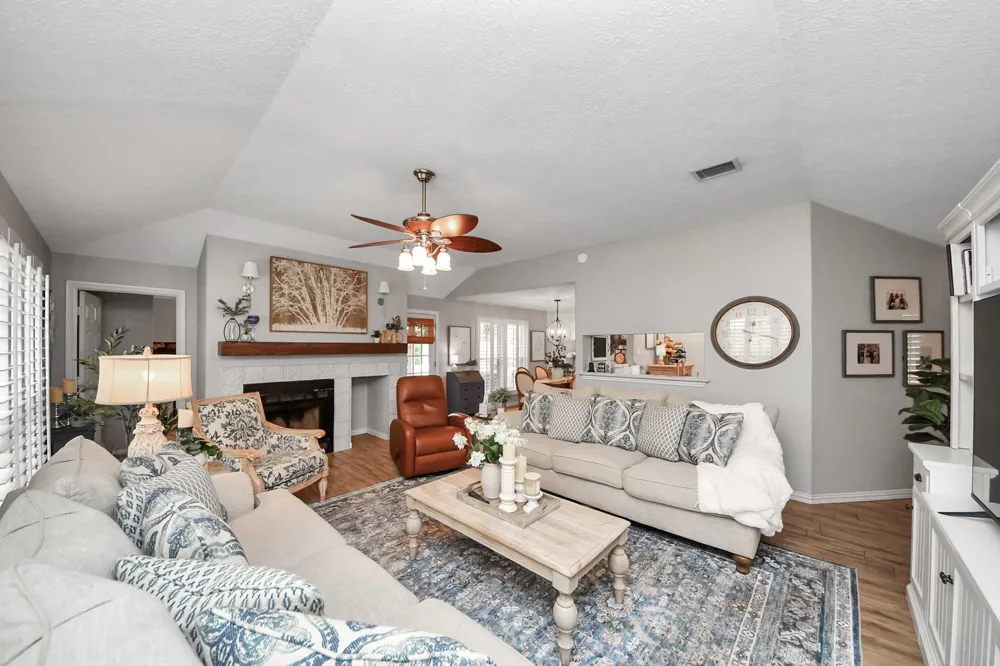 2102 Fountain Drive Sugar Land, TX 77478