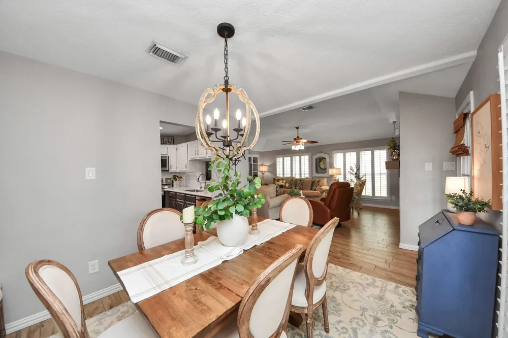 2102 Fountain Drive Sugar Land, TX 77478