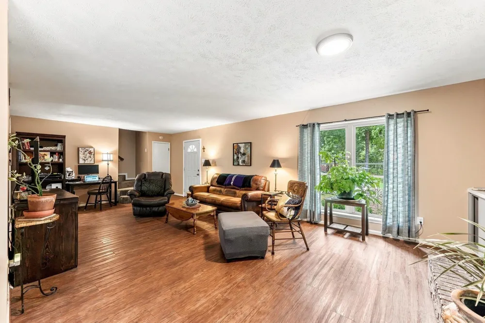 1850 Rollingwood Drive Huntsville, TX 77340
