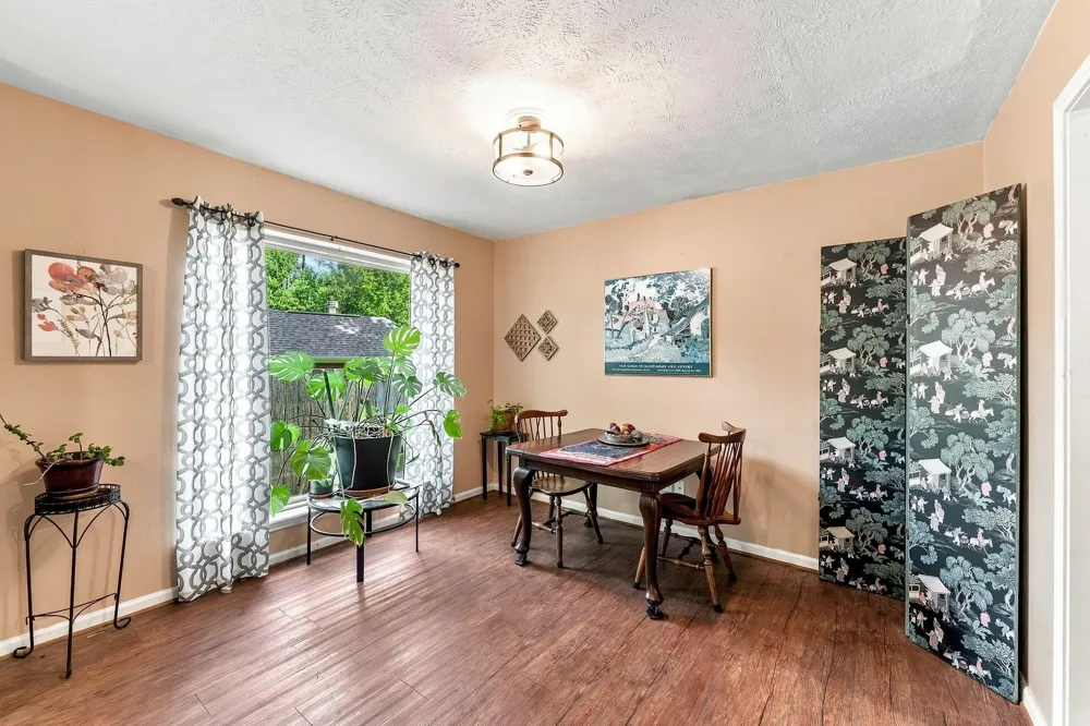 1850 Rollingwood Drive Huntsville, TX 77340