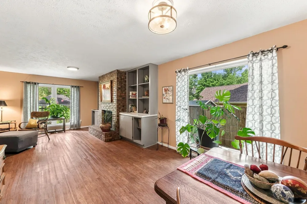1850 Rollingwood Drive Huntsville, TX 77340