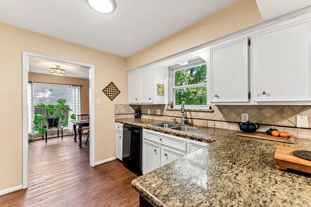 1850 Rollingwood Drive Huntsville, TX 77340