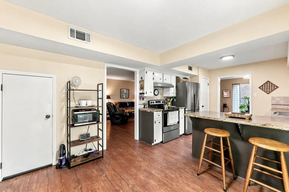 1850 Rollingwood Drive Huntsville, TX 77340