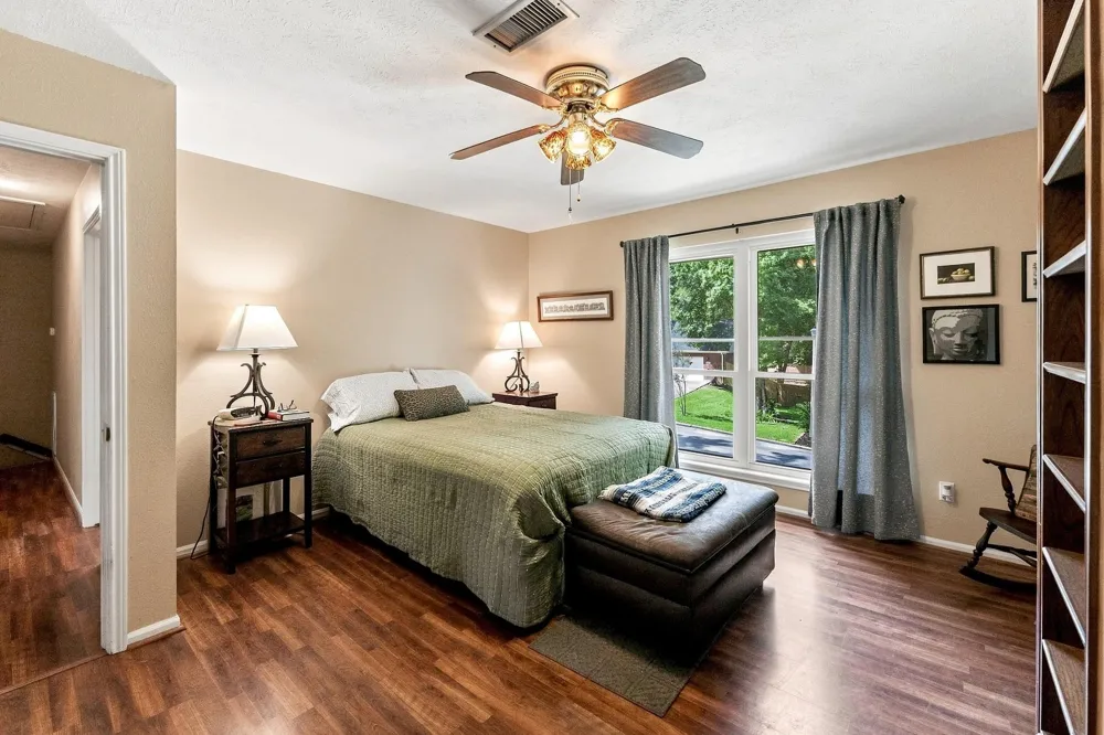 1850 Rollingwood Drive Huntsville, TX 77340