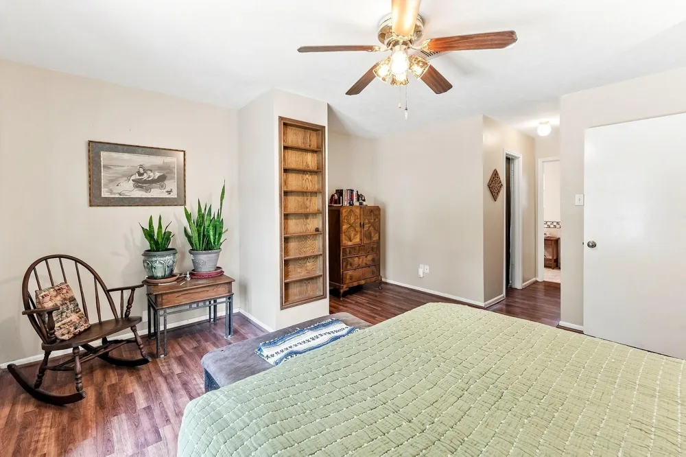 1850 Rollingwood Drive Huntsville, TX 77340