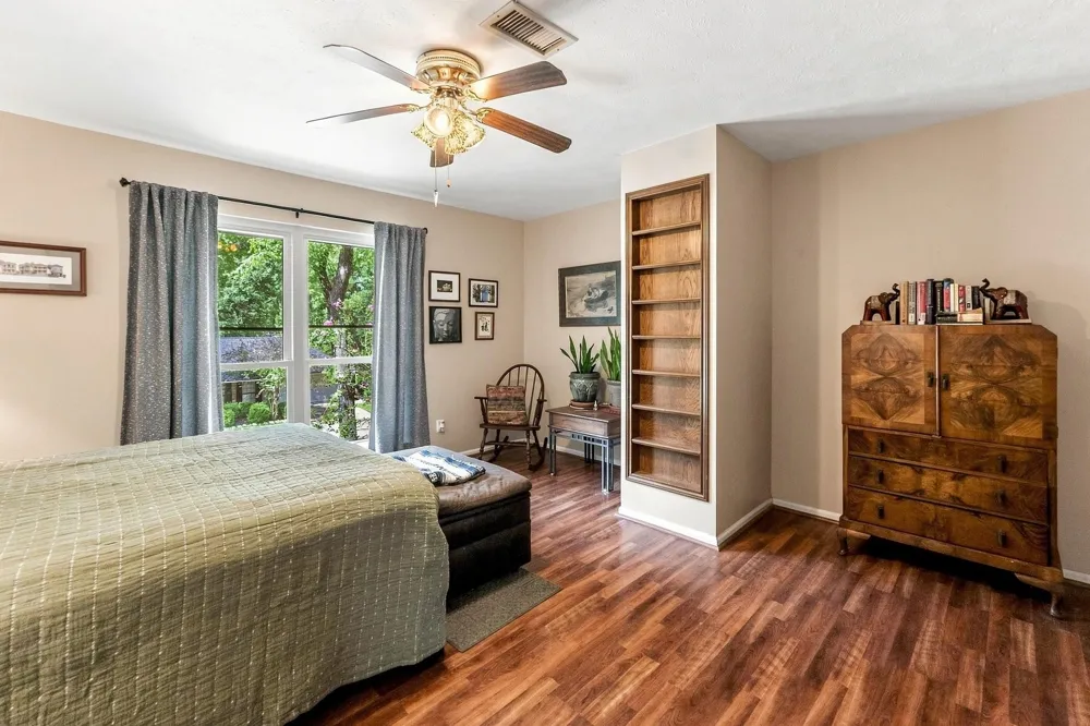 1850 Rollingwood Drive Huntsville, TX 77340