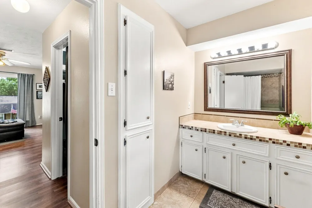 1850 Rollingwood Drive Huntsville, TX 77340