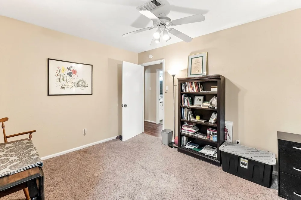 1850 Rollingwood Drive Huntsville, TX 77340