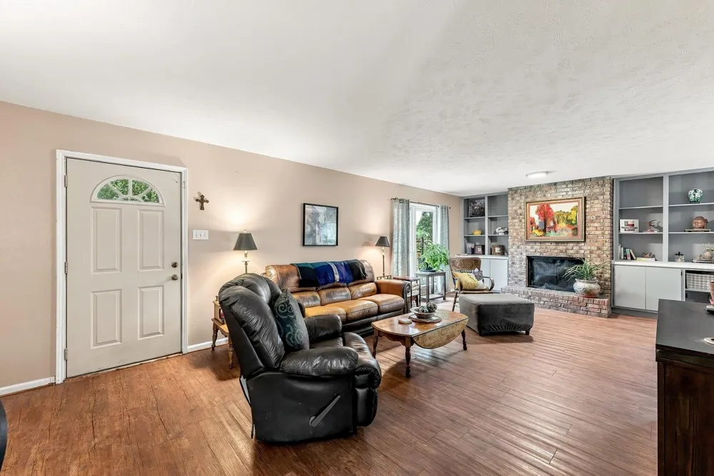1850 Rollingwood Drive Huntsville, TX 77340