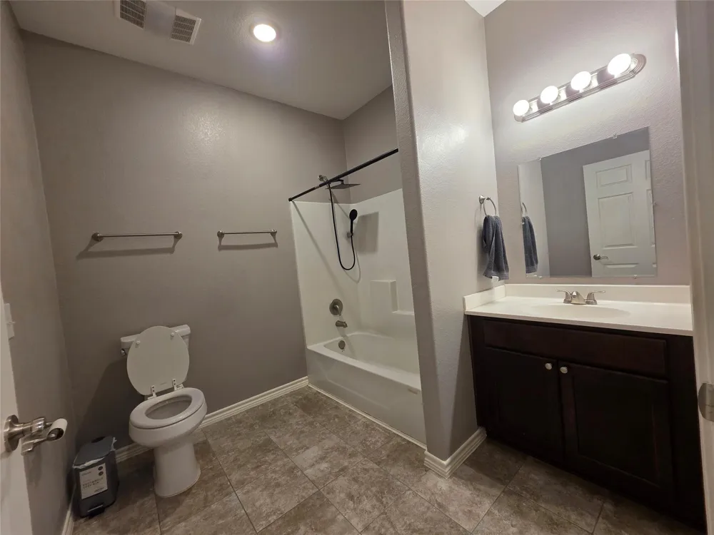 737 County Road 3406 Cleveland, TX 77327
