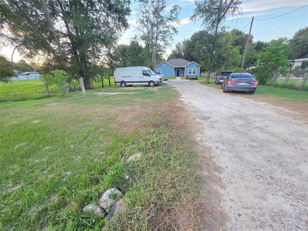 737 County Road 3406 Cleveland, TX 77327