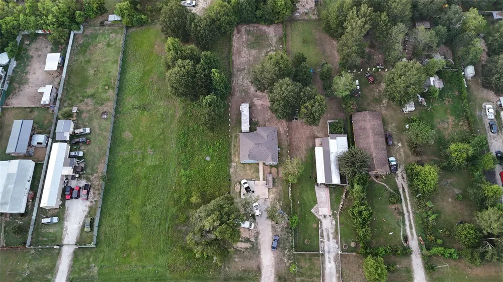 737 County Road 3406 Cleveland, TX 77327