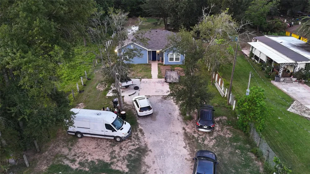 737 County Road 3406 Cleveland, TX 77327