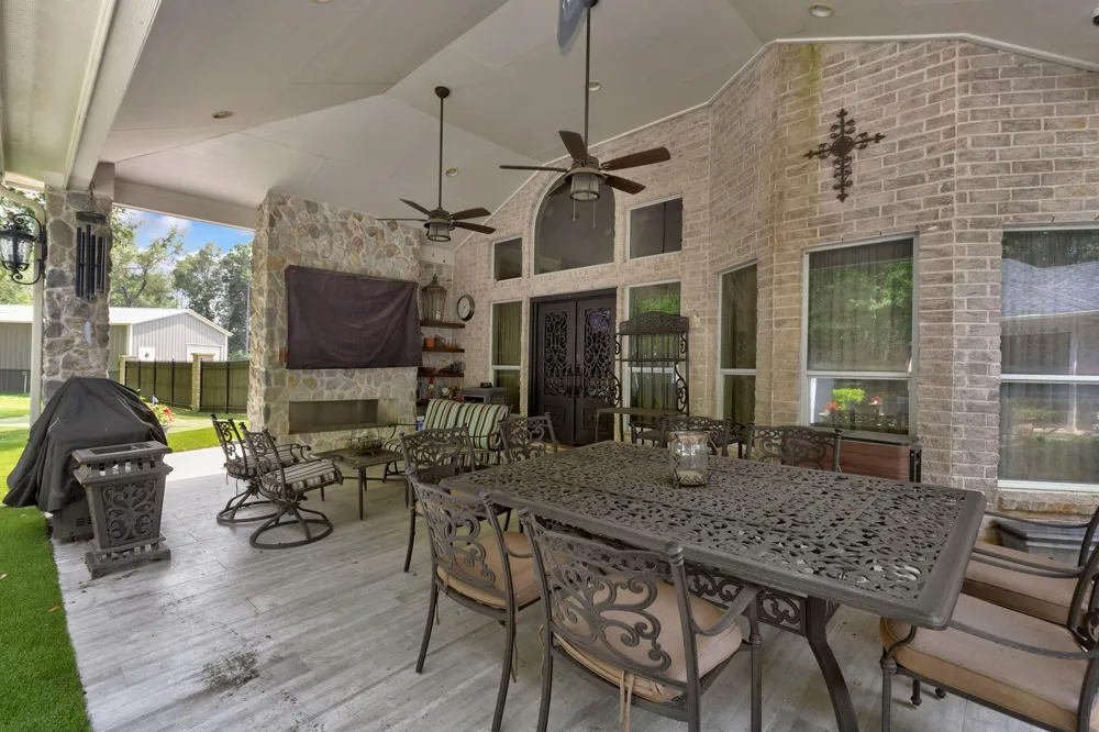 19634 Riverwalk Drive Porter, TX 77365