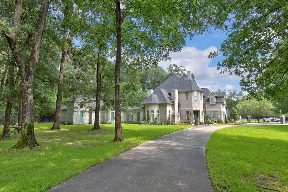 19634 Riverwalk Drive Porter, TX 77365