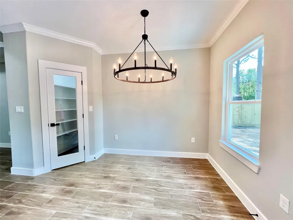 11905 23rd St Santa Fe, TX 77510