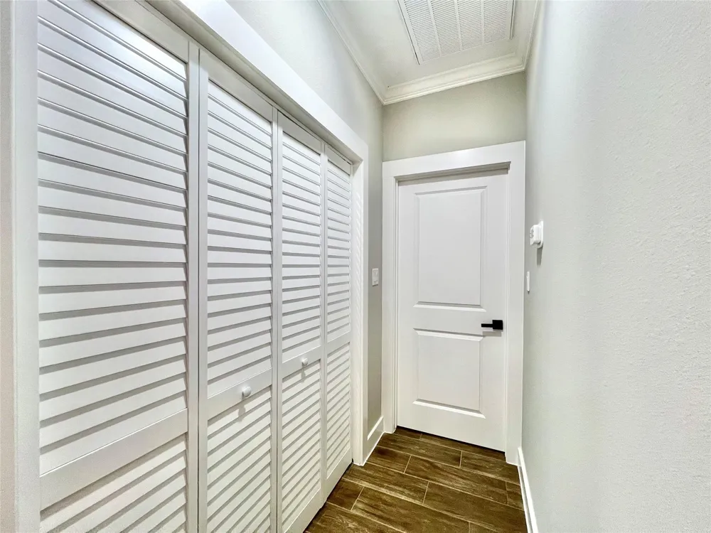 11905 23rd St Santa Fe, TX 77510