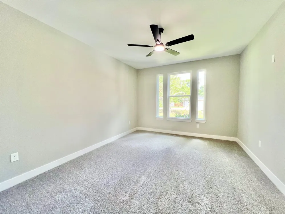 11905 23rd St Santa Fe, TX 77510