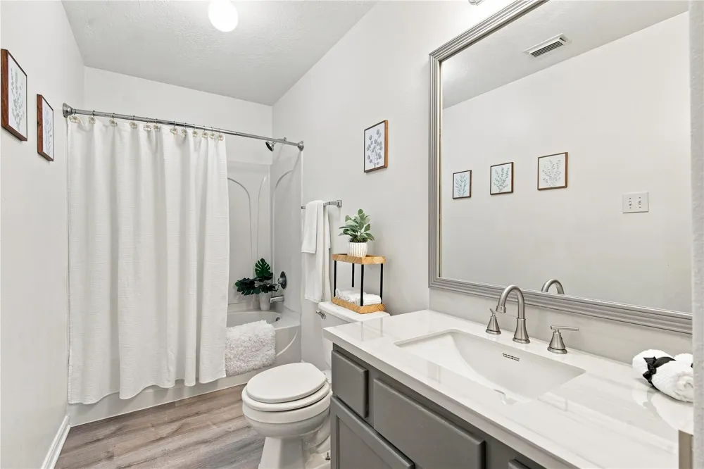 8836 E Buffalo Circle Willis, TX 77378
