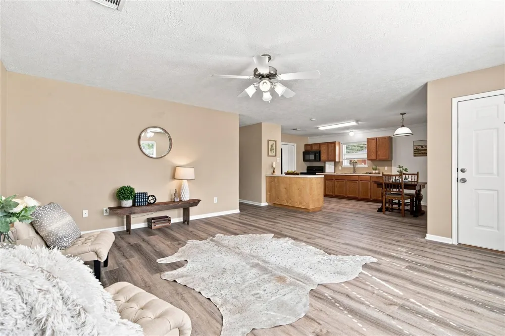 8836 E Buffalo Circle Willis, TX 77378