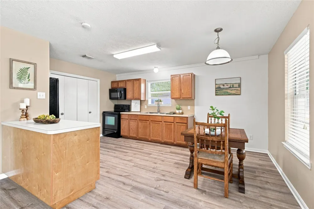 8836 E Buffalo Circle Willis, TX 77378