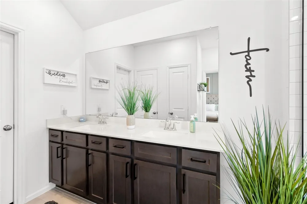 641 Royal Arch Drive Conroe, TX 77304