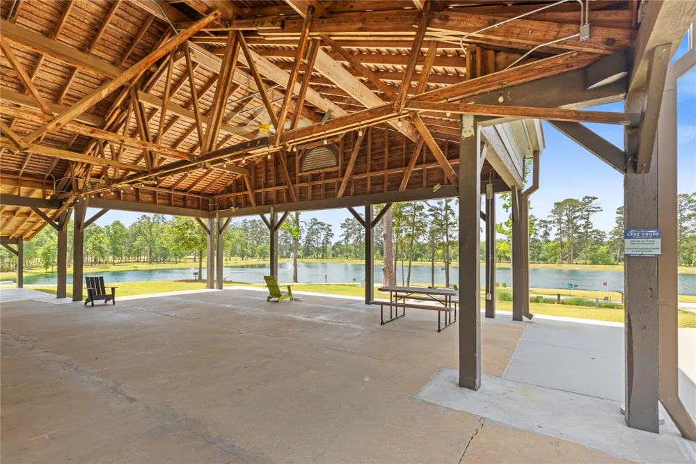 641 Royal Arch Drive Conroe, TX 77304