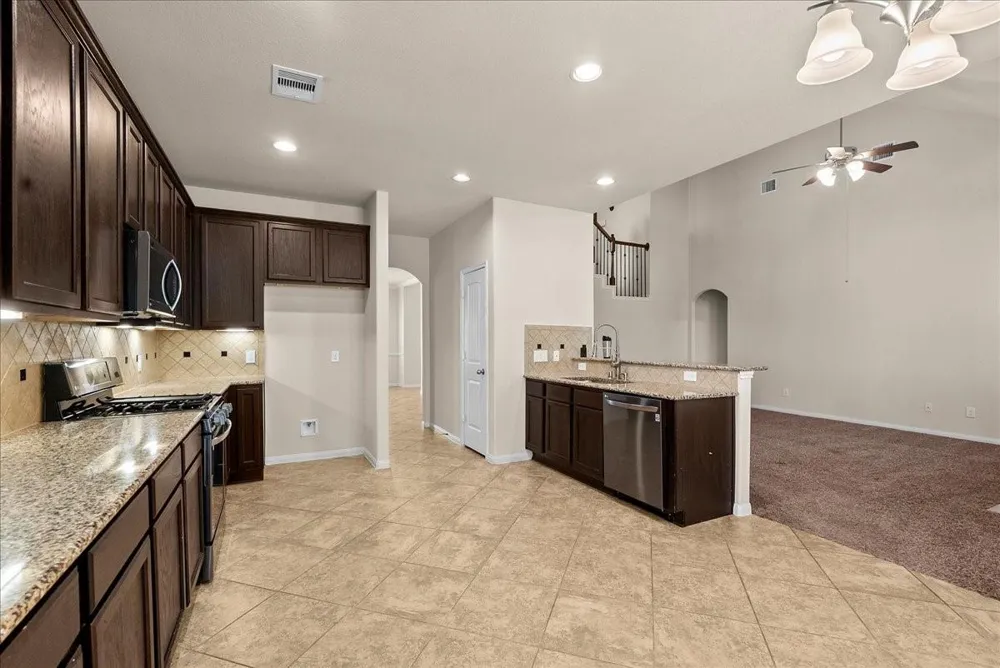 11815 Eagle Ridge Drive Mont Belvieu, TX 77535