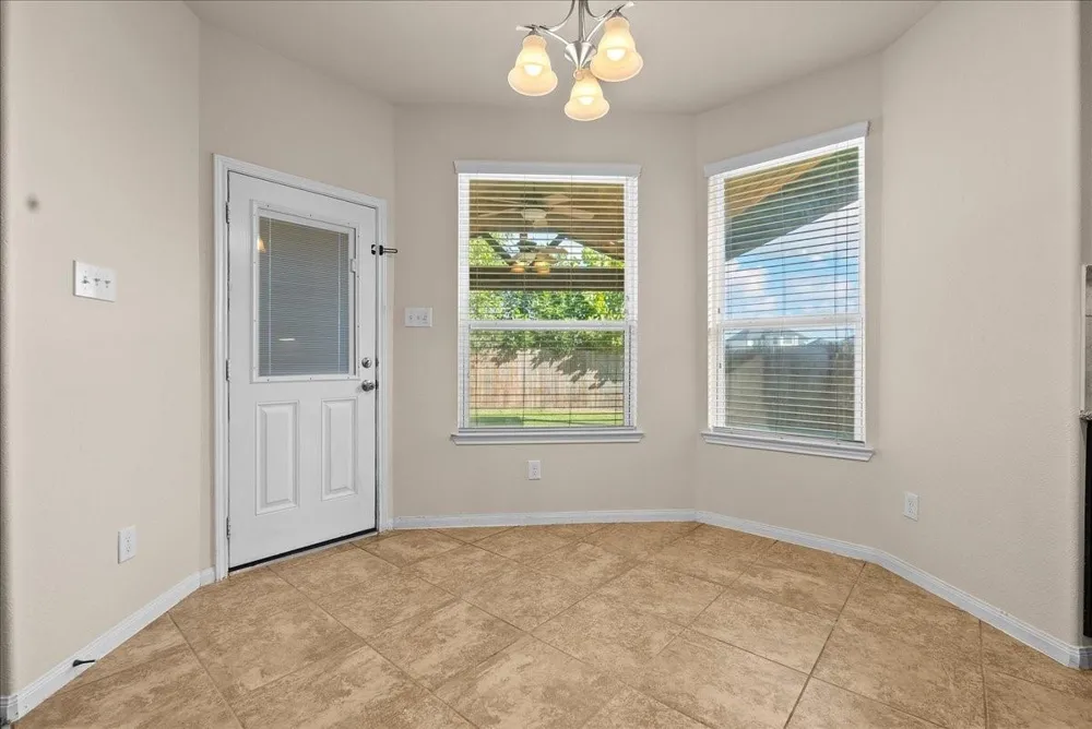 11815 Eagle Ridge Drive Mont Belvieu, TX 77535
