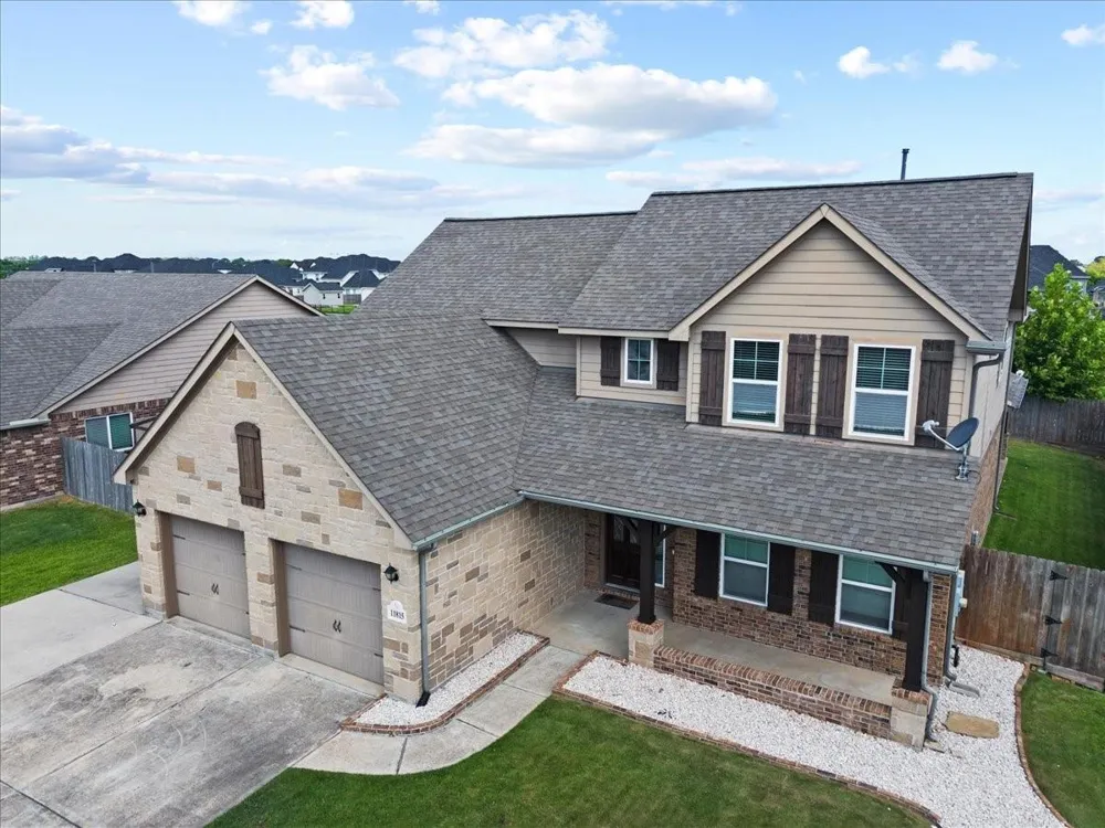 11815 Eagle Ridge Drive Mont Belvieu, TX 77535