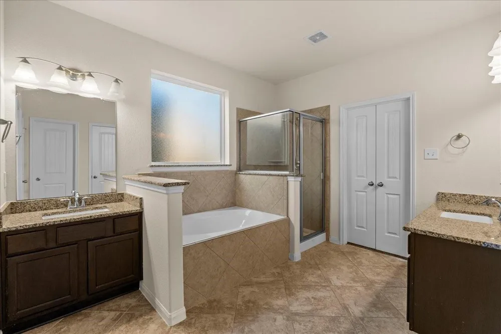 11815 Eagle Ridge Drive Mont Belvieu, TX 77535