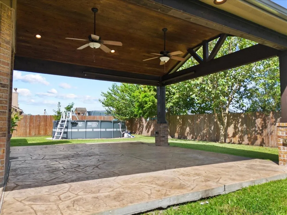 11815 Eagle Ridge Drive Mont Belvieu, TX 77535