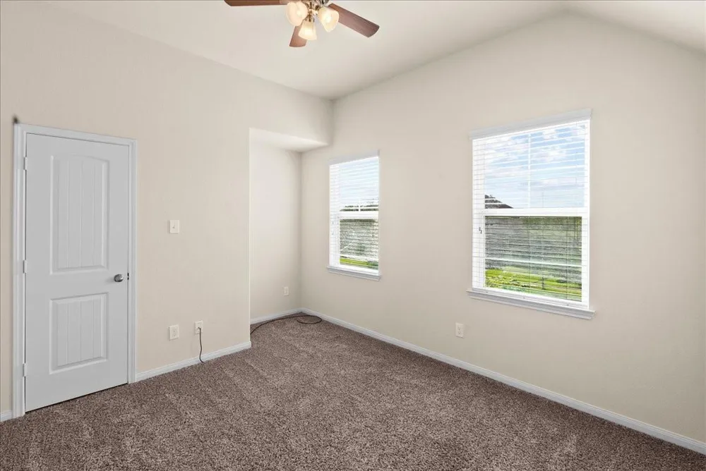 11815 Eagle Ridge Drive Mont Belvieu, TX 77535
