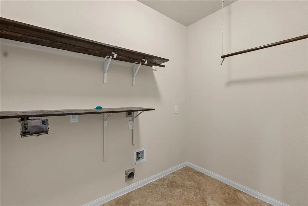 11815 Eagle Ridge Drive Mont Belvieu, TX 77535