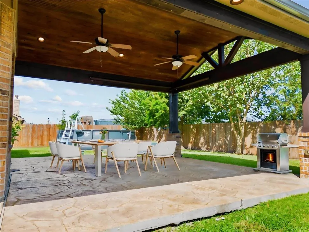 11815 Eagle Ridge Drive Mont Belvieu, TX 77535