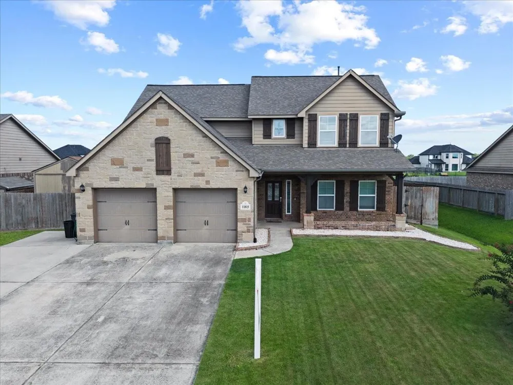 11815 Eagle Ridge Drive Mont Belvieu, TX 77535