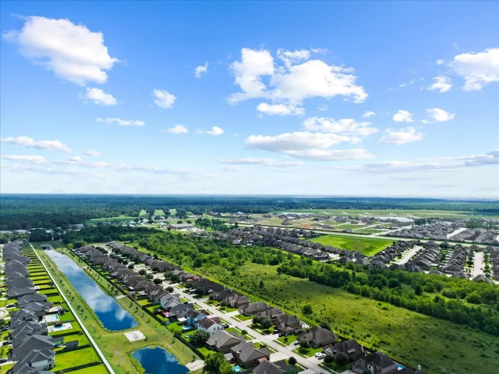 11815 Eagle Ridge Drive Mont Belvieu, TX 77535