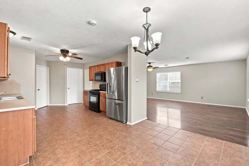 7203 Lazy Summer Court Magnolia, TX 77354