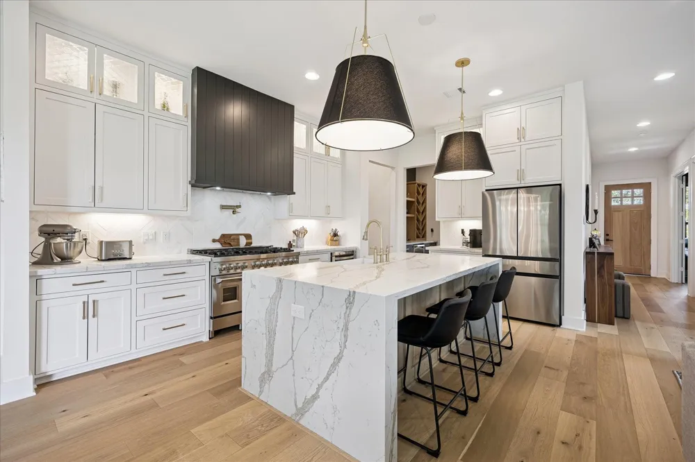 1313 Thornton Road Houston, TX 77018