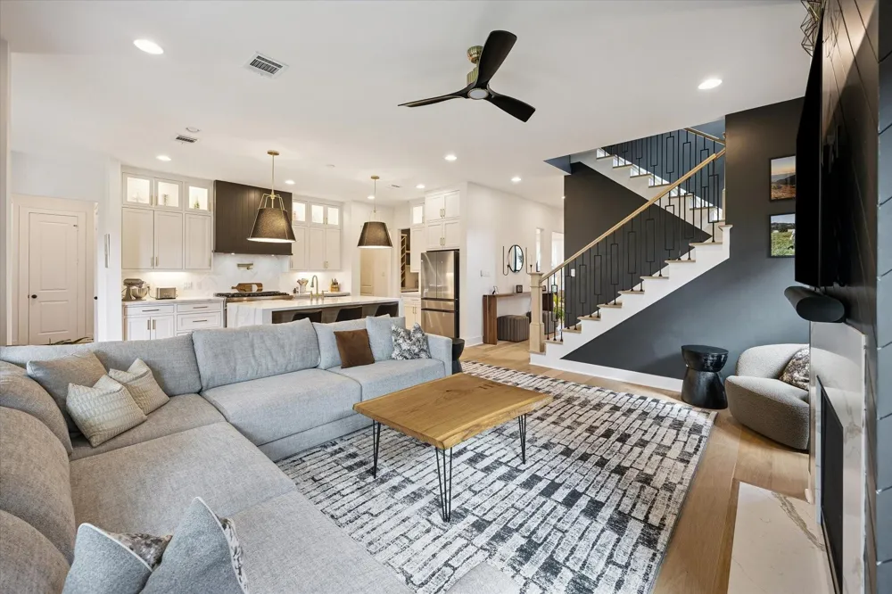 1313 Thornton Road Houston, TX 77018