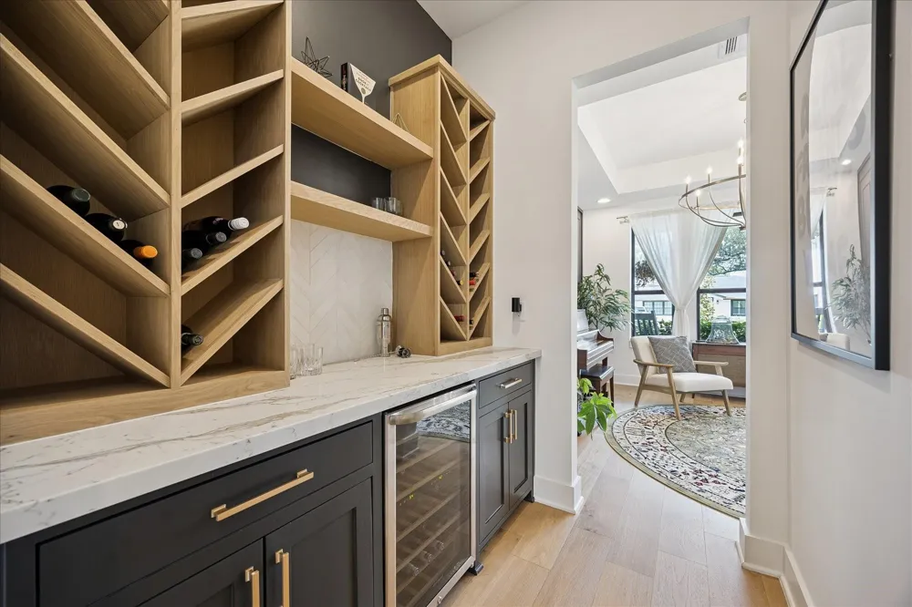 1313 Thornton Road Houston, TX 77018