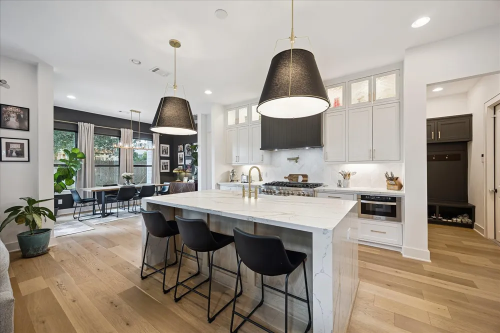 1313 Thornton Road Houston, TX 77018