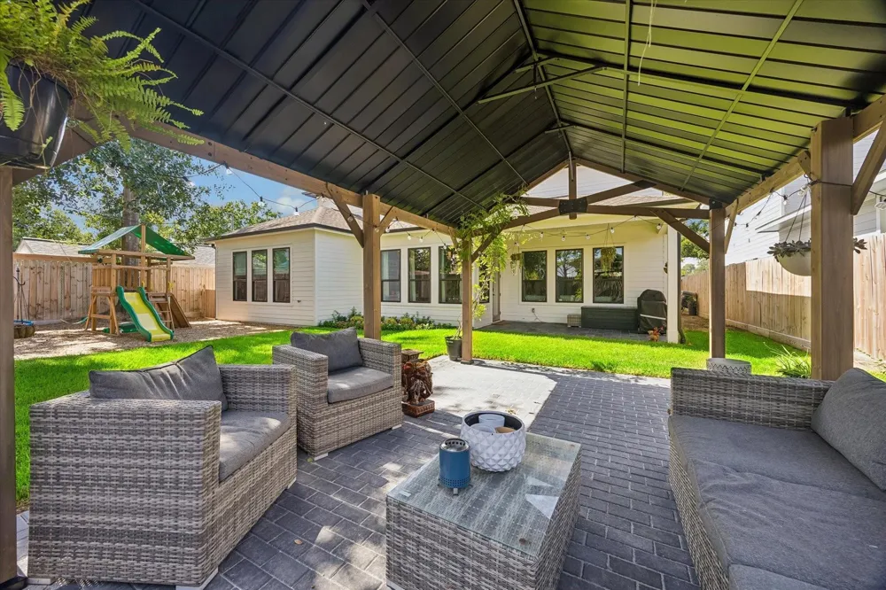 1313 Thornton Road Houston, TX 77018