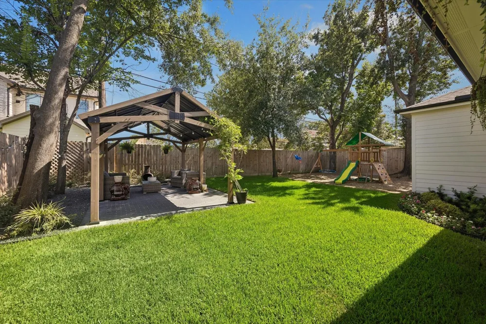 1313 Thornton Road Houston, TX 77018