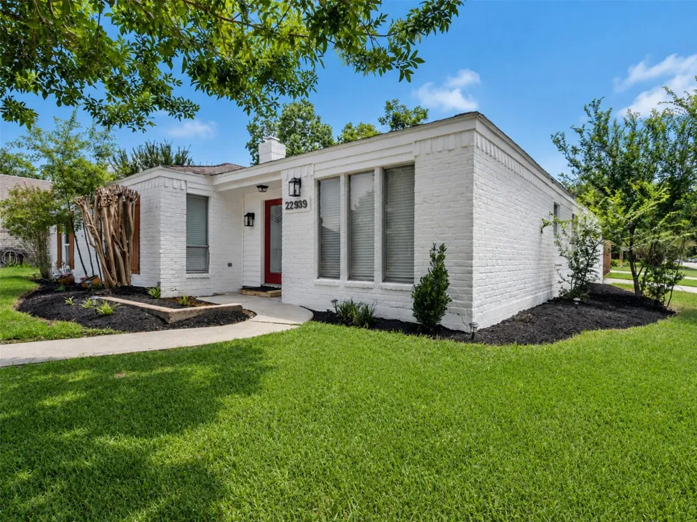 22939 Spring Willow Drive Tomball, TX 77375