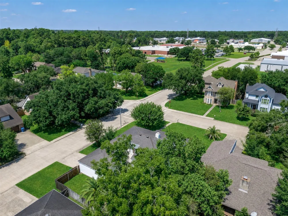22939 Spring Willow Drive Tomball, TX 77375