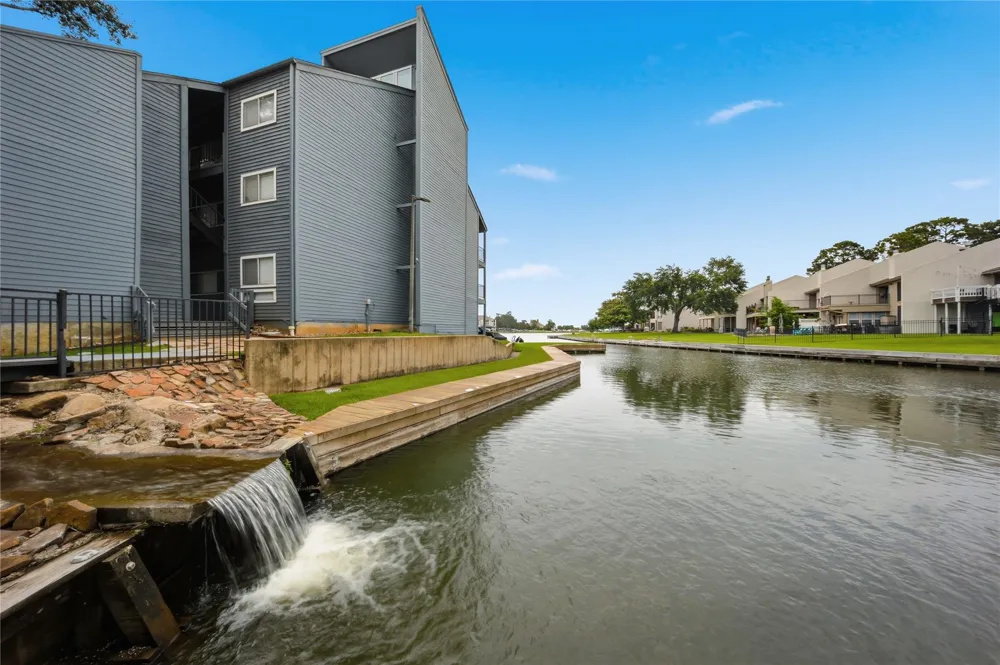 12500 Melville Drive #316B Montgomery, TX 77356